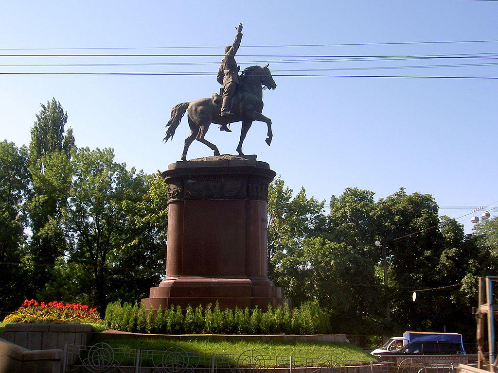 Пам'ятник Миколі Щорсу