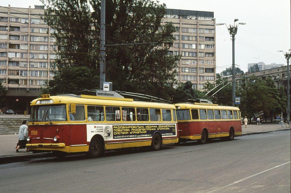Киевский троллейбусный поезд