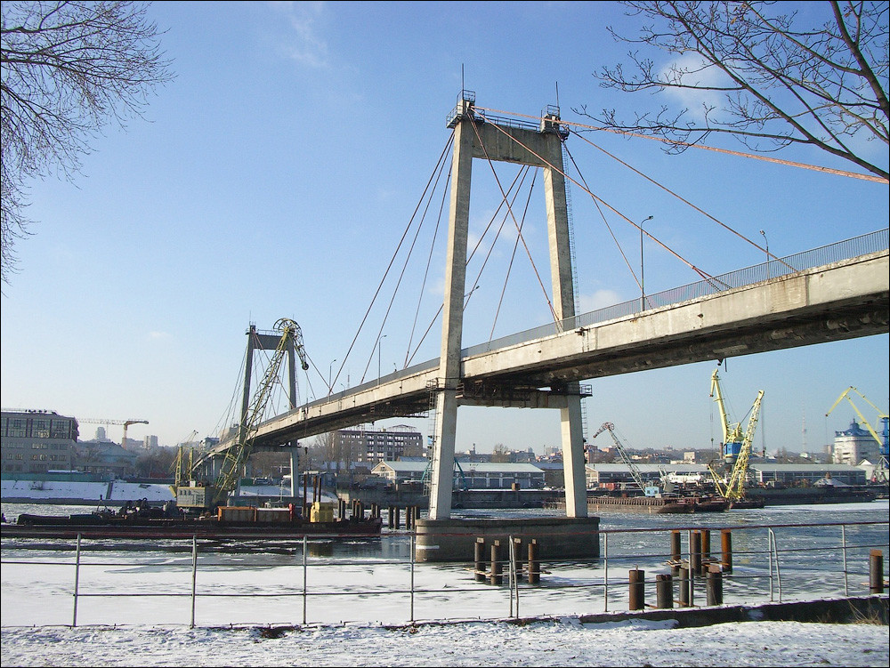 Рыбальский вантовый мост.