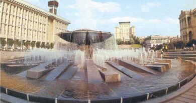 З історії київських фонтанів - фонтан “Дружби Народів” або “Рулетка”.