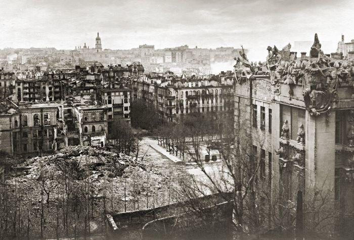 Киев под нацистами: кто жег и взрывал Крещатик.