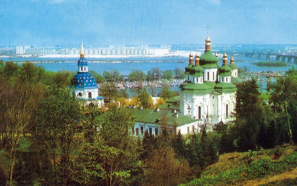 Київ на листівках 1975 року