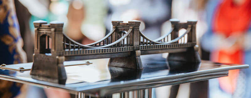 22-я мини-скульптурка проекта "Ищи" - Цепной мост