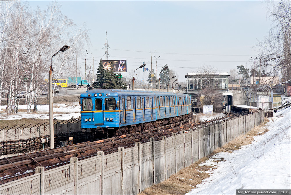 Станция метро «Черниговская»