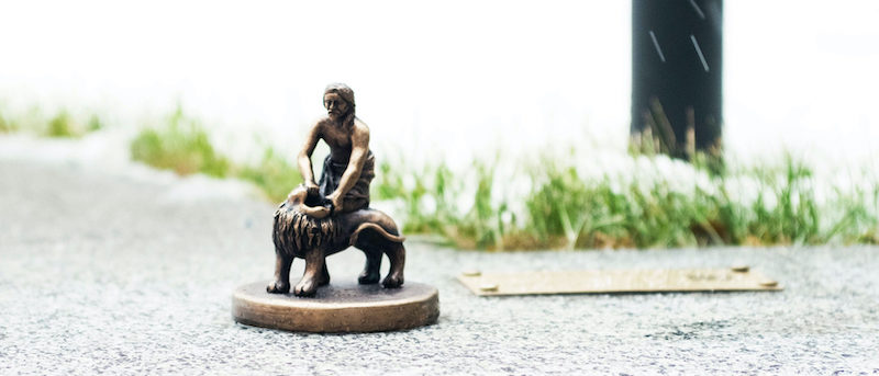 12-я мини-скульптурка проекта "Ищи" – Киевский Самсон