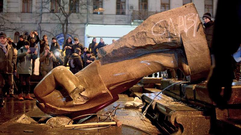 Пам'ятник Леніну: від створення до повалення