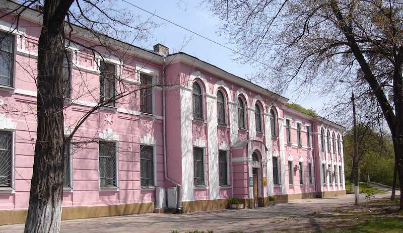 Олександрівська лікарня та Михайлівська церква
