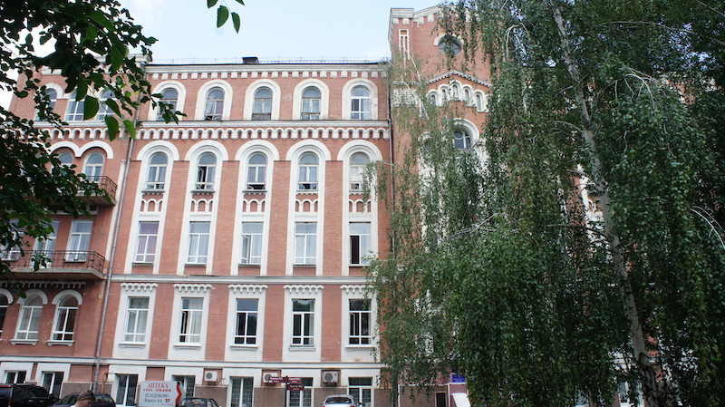Олександрівська лікарня та Михайлівська церква
