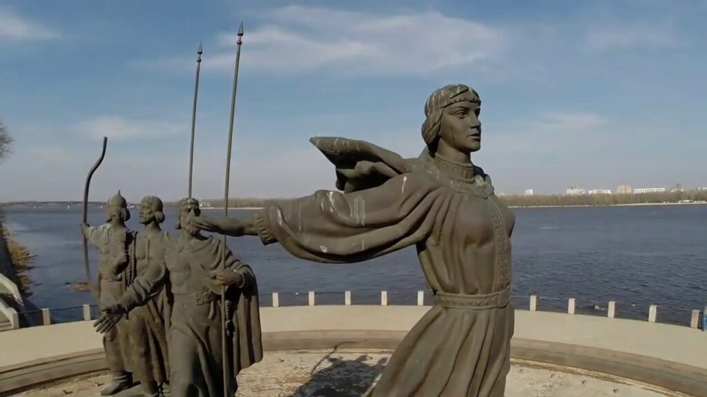 Пам'ятник засновникам Києва