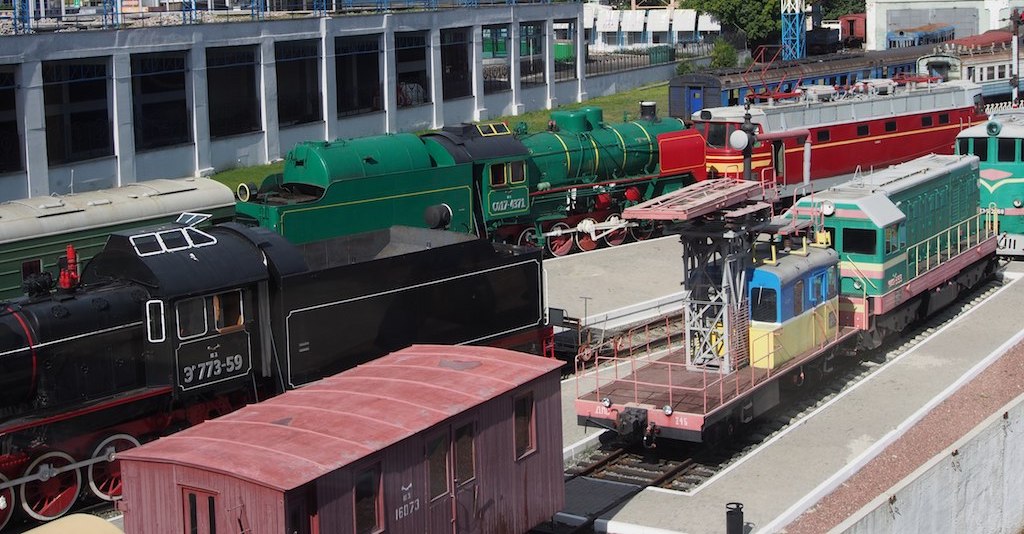Виставка рухомого складу історичних локомотивів та вагонів