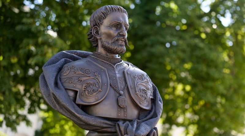 Пам’ятний знак гетьману Івану Мазепі на території Києво-Печерської лаври 