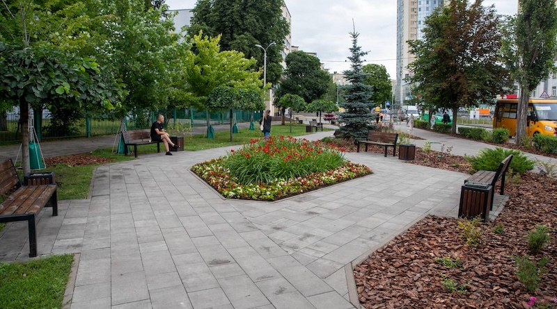 У Києві відкрили новий сквер біля станції метро «Політехнічний інститут»